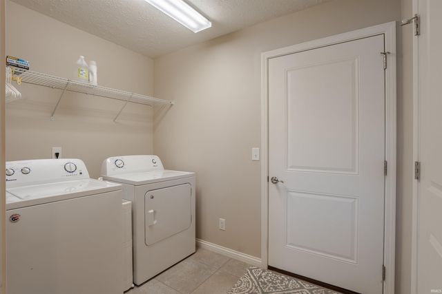 9916 Arbor Lake Drive, Newburgh, IN 47630