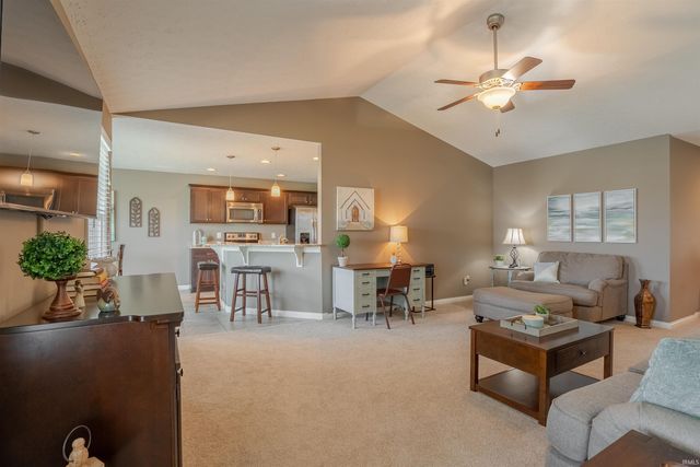 9916 Arbor Lake Drive, Newburgh, IN 47630