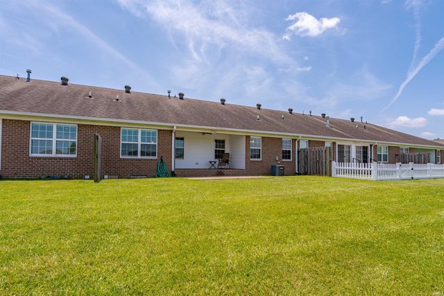 9916 Arbor Lake Drive, Newburgh, IN 47630