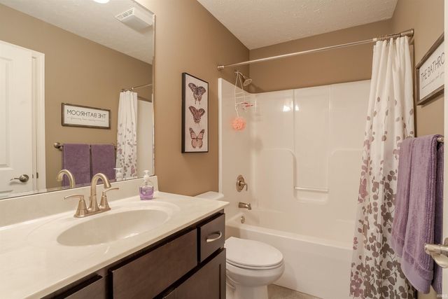 9916 Arbor Lake Drive, Newburgh, IN 47630