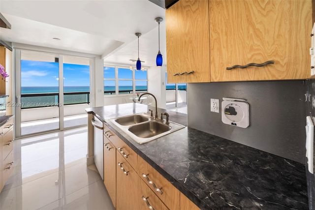 2555 Collins Ave 1511, Miami Beach, FL 33140