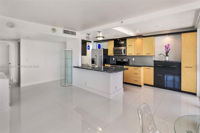 2555 Collins Ave 1511, Miami Beach, FL 33140