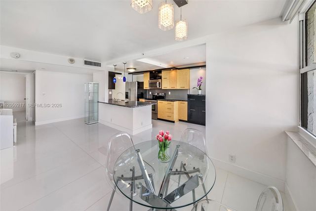 2555 Collins Ave 1511, Miami Beach, FL 33140