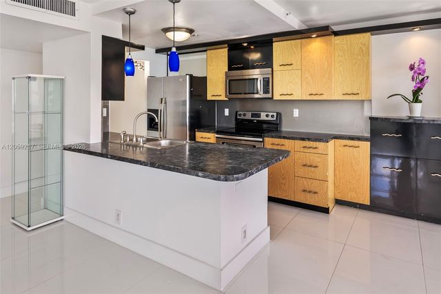 2555 Collins Ave 1511, Miami Beach, FL 33140