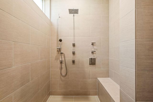 8221 Carranzo DR, Austin, TX 78735