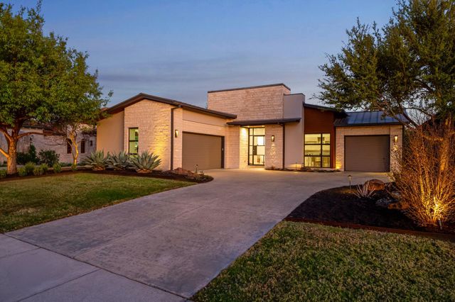 8221 Carranzo DR, Austin, TX 78735