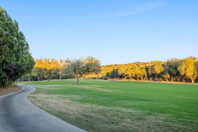 8221 Carranzo DR, Austin, TX 78735