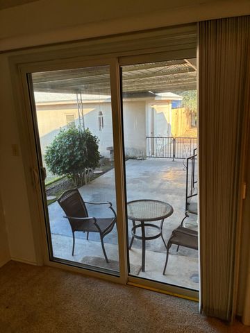 6874 E E. Olive Avenue E, Fresno, CA 93727