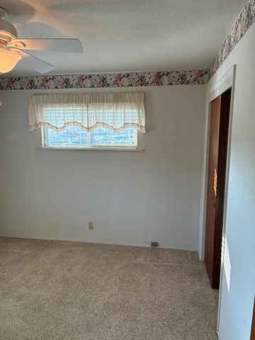 6874 E E. Olive Avenue E, Fresno, CA 93727