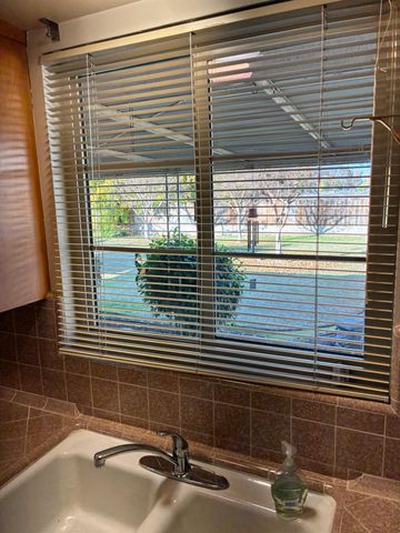 6874 E E. Olive Avenue E, Fresno, CA 93727