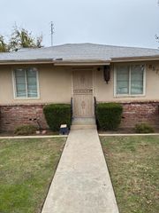 6874 E E. Olive Avenue E, Fresno, CA 93727