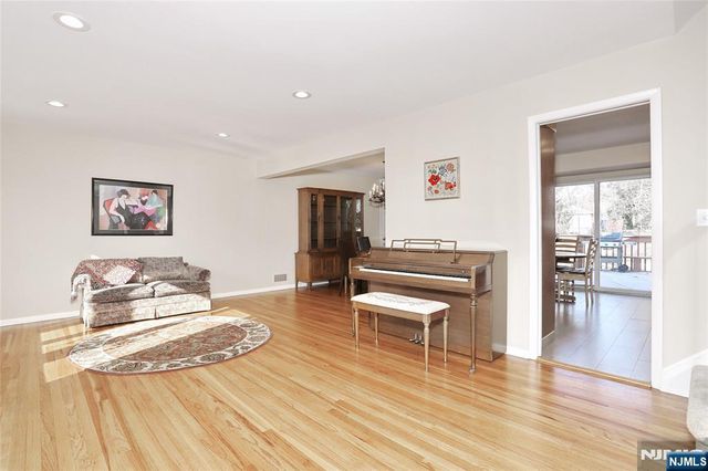 331 Webster Drive, New Milford, NJ 07646