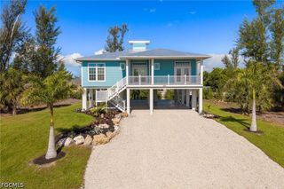 3811 Crestwell CT, St James City, FL 33956