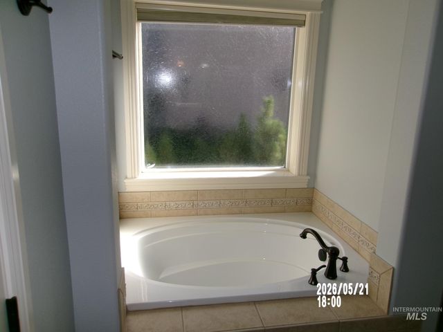 2112 S Miller Way, Nampa, ID 83686