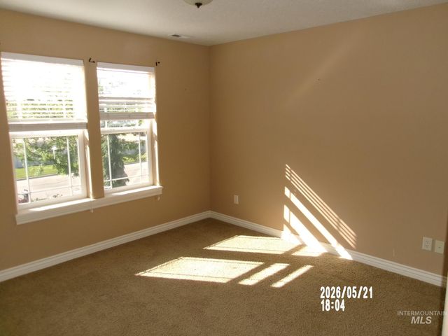 2112 S Miller Way, Nampa, ID 83686