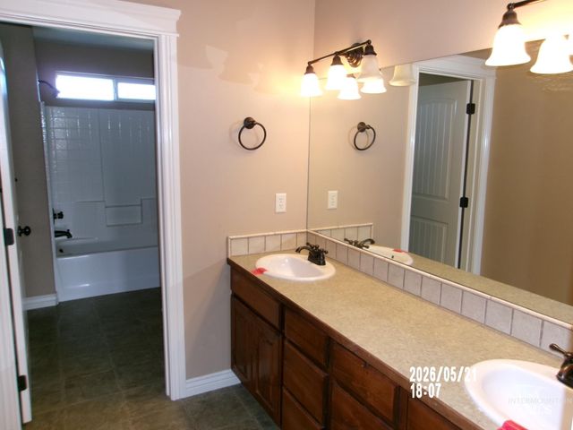 2112 S Miller Way, Nampa, ID 83686
