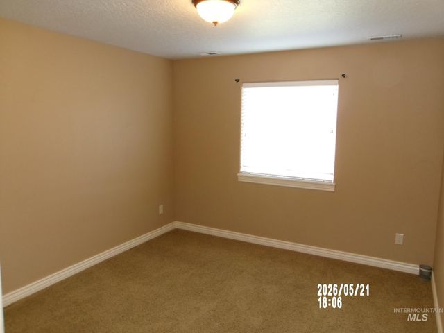 2112 S Miller Way, Nampa, ID 83686