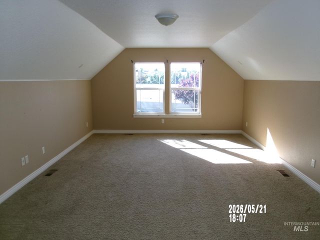 2112 S Miller Way, Nampa, ID 83686
