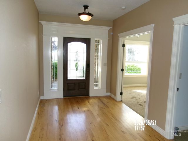 2112 S Miller Way, Nampa, ID 83686