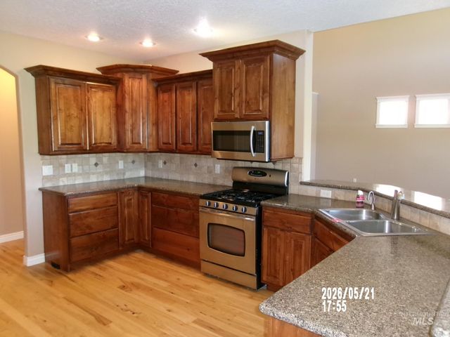 2112 S Miller Way, Nampa, ID 83686