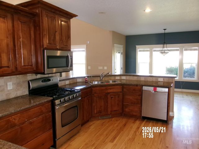 2112 S Miller Way, Nampa, ID 83686
