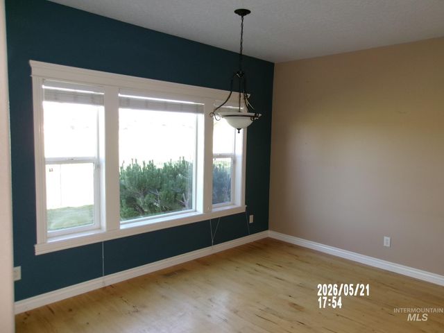 2112 S Miller Way, Nampa, ID 83686