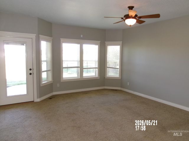 2112 S Miller Way, Nampa, ID 83686
