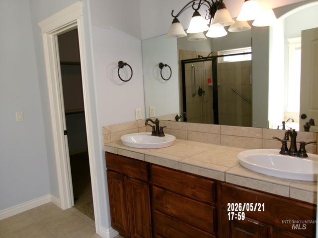 2112 S Miller Way, Nampa, ID 83686