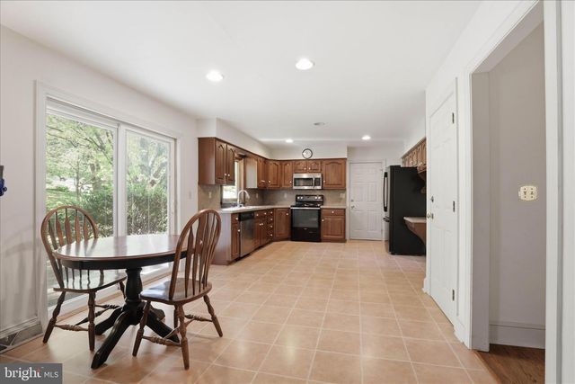 410 CARDINAL CT, Lancaster, PA 17603