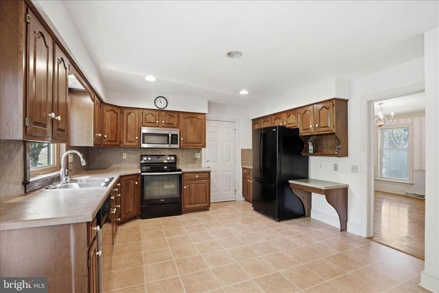 410 CARDINAL CT, Lancaster, PA 17603