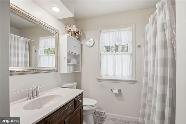 410 CARDINAL CT, Lancaster, PA 17603