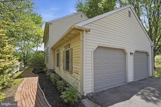 410 CARDINAL CT, Lancaster, PA 17603