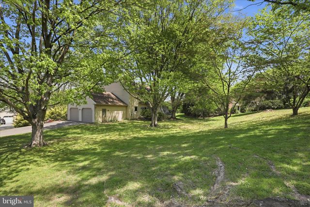 410 CARDINAL CT, Lancaster, PA 17603