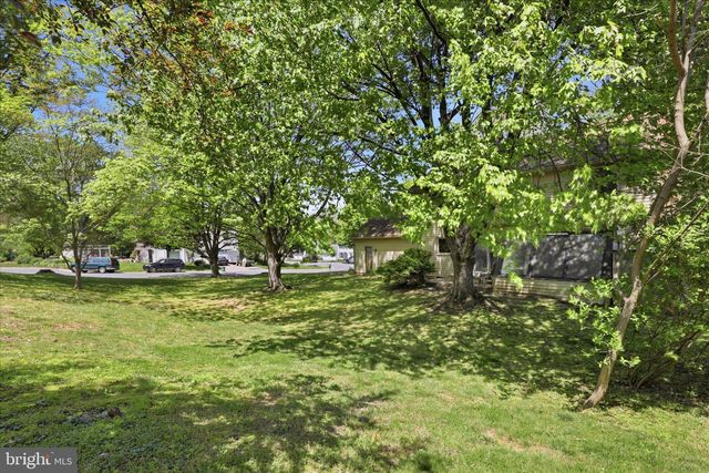 410 CARDINAL CT, Lancaster, PA 17603