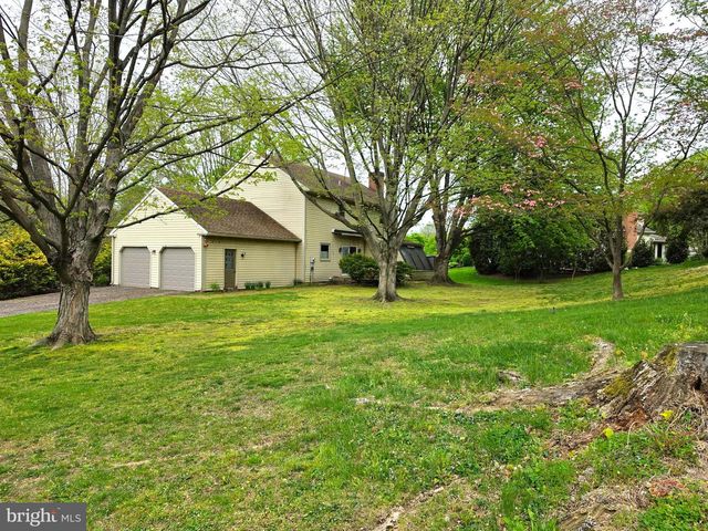 410 CARDINAL CT, Lancaster, PA 17603