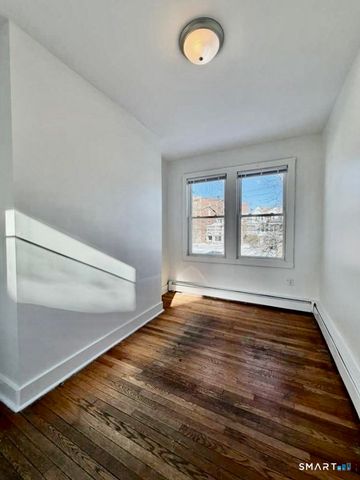 2 Derby Avenue, New Haven, CT 06511