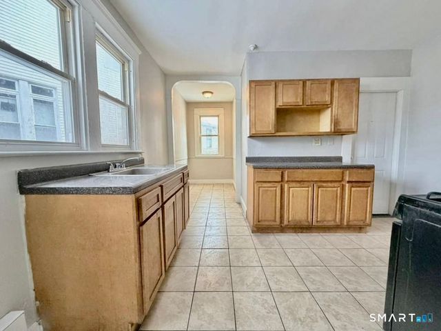 2 Derby Avenue, New Haven, CT 06511