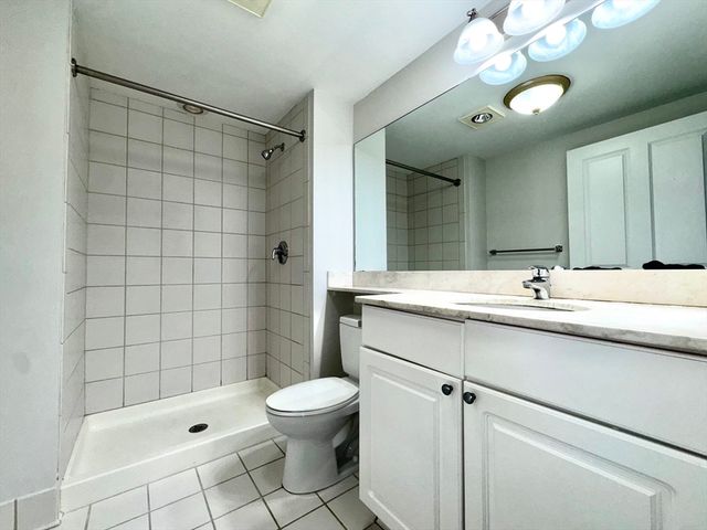 4 Bishop Street G17, Framingham, MA 01702