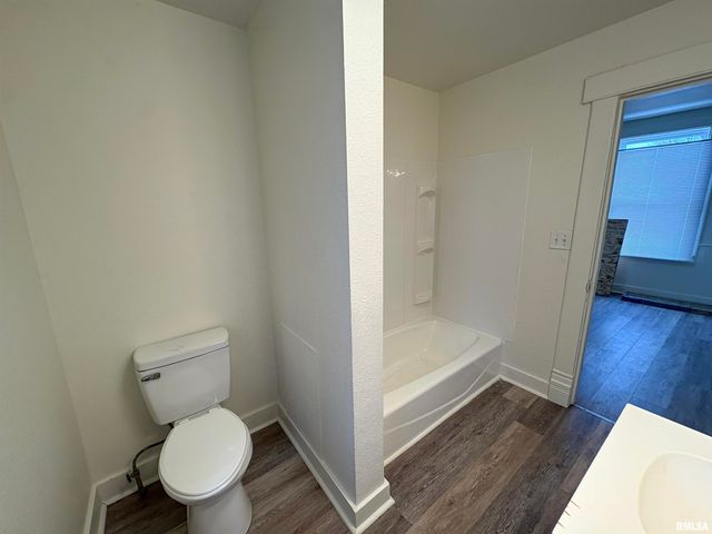 2700 W MARQUETTE Street, Peoria, IL 61605