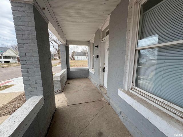 2700 W MARQUETTE Street, Peoria, IL 61605