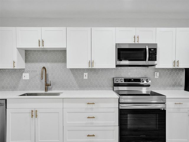 932 Mandarin Isle 1, Fort Lauderdale, FL 33315