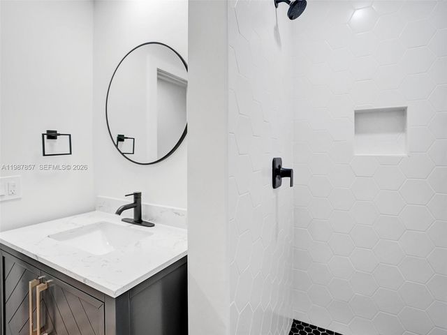 932 Mandarin Isle 1, Fort Lauderdale, FL 33315