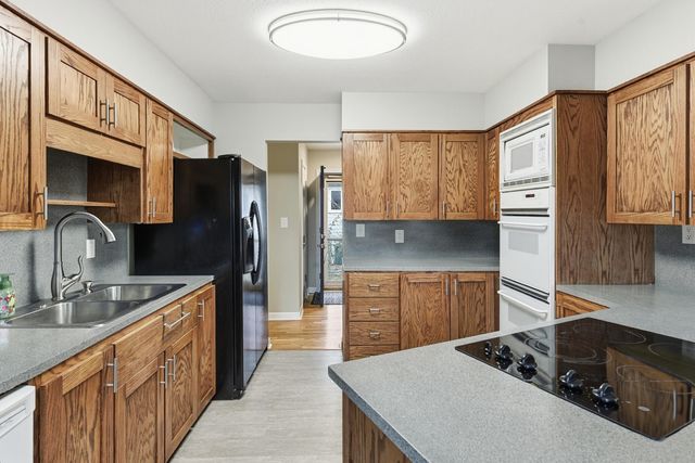 16 COOPER Avenue, Council Bluffs, IA 51503