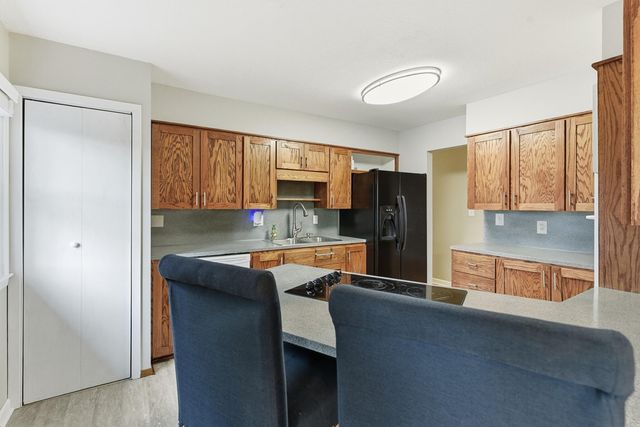 16 COOPER Avenue, Council Bluffs, IA 51503