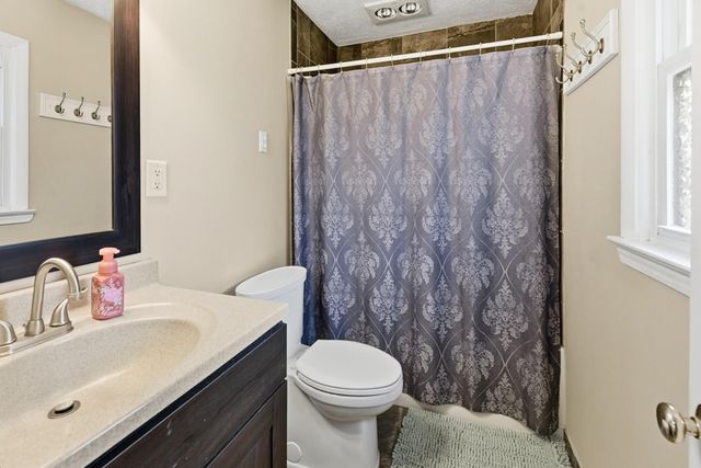 16 COOPER Avenue, Council Bluffs, IA 51503