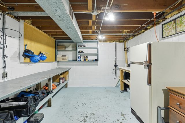 16 COOPER Avenue, Council Bluffs, IA 51503