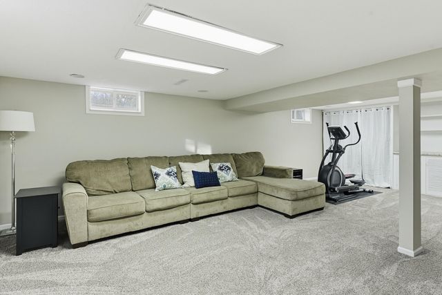 16 COOPER Avenue, Council Bluffs, IA 51503