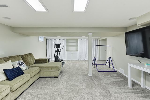 16 COOPER Avenue, Council Bluffs, IA 51503