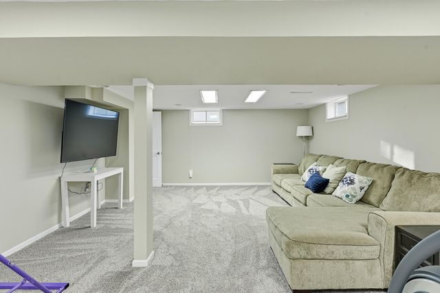 16 COOPER Avenue, Council Bluffs, IA 51503