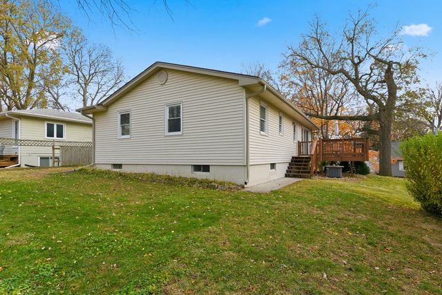 16 COOPER Avenue, Council Bluffs, IA 51503